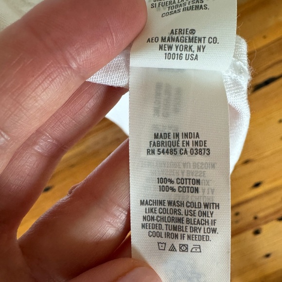 White button down Aerie shirt - Picture 3 of 3